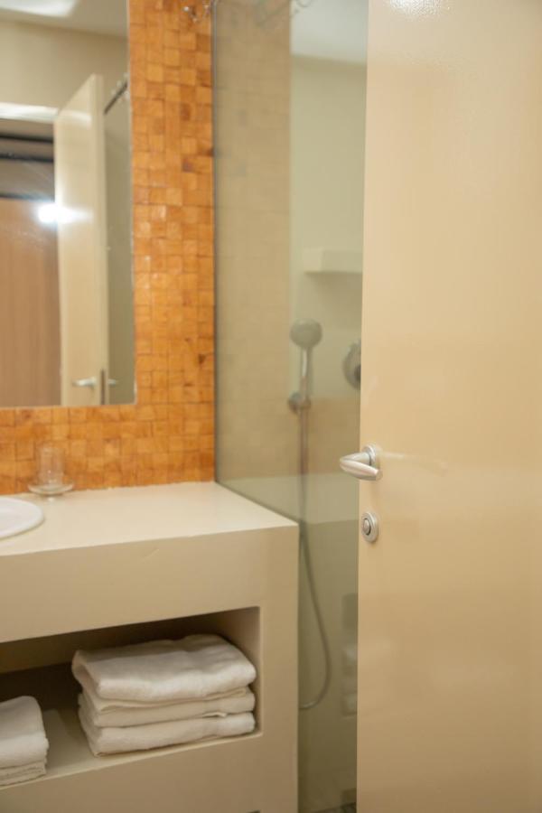 Hotel Dyrrah ドゥラス エクステリア 写真